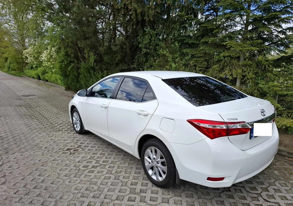 Toyota Corolla cena 50000 przebieg: 132432, rok produkcji 2015 z Góra małe 46